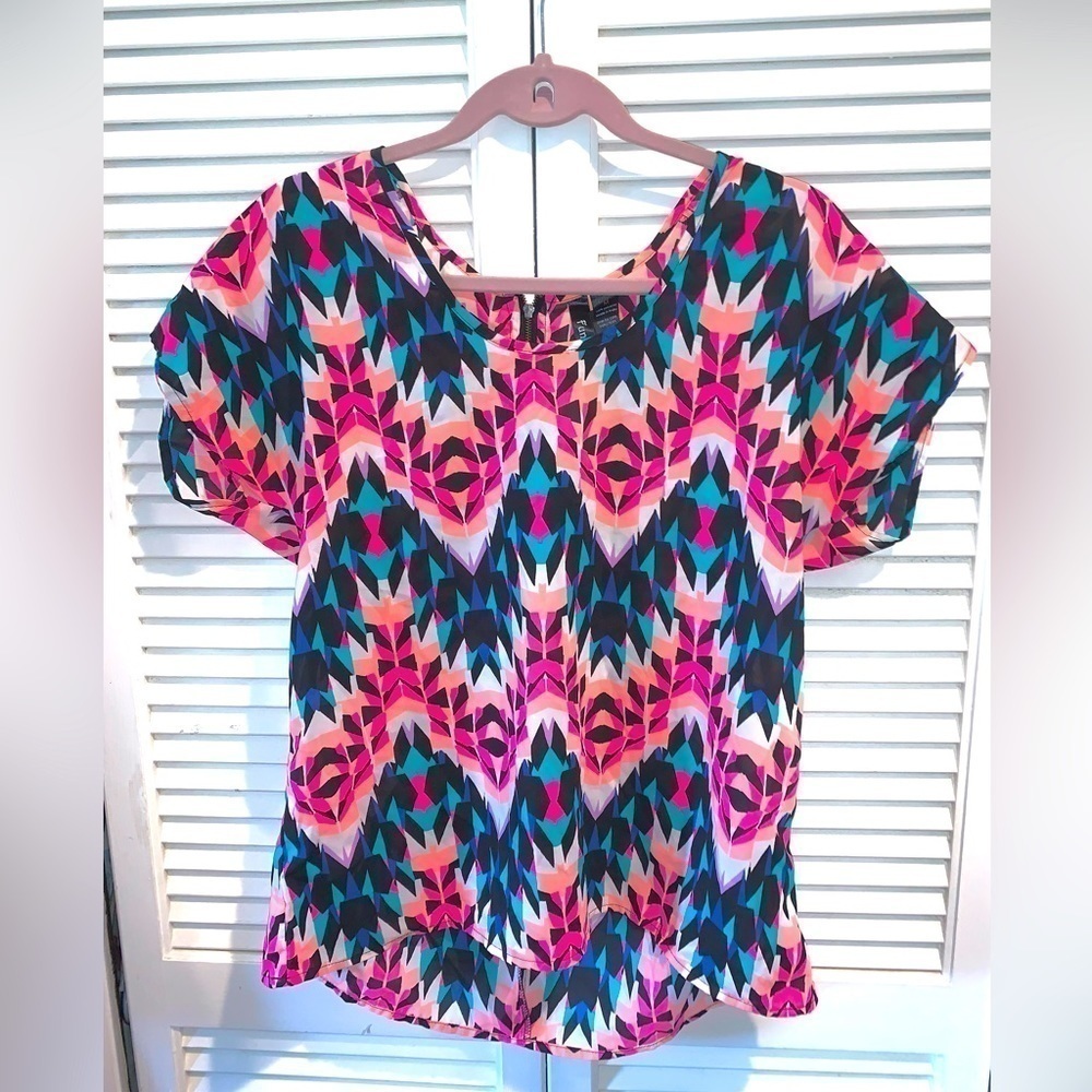 Vintage Short Sleeve busy bright Pink, blue, black print Medium